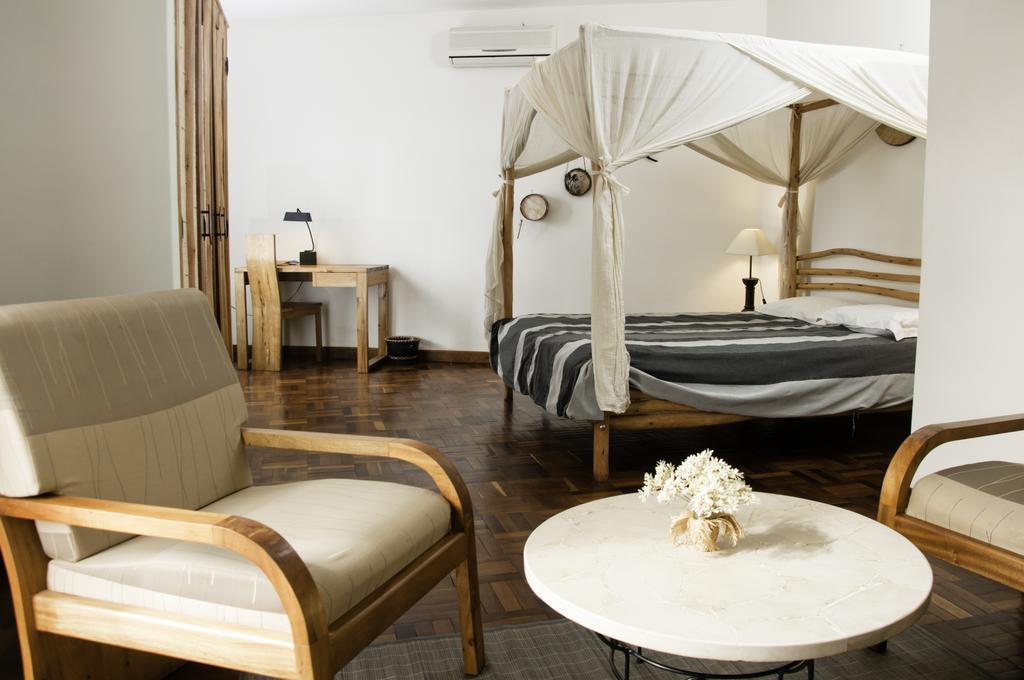 Hotel Restaurant Le Combava Antananarywa Pokój zdjęcie