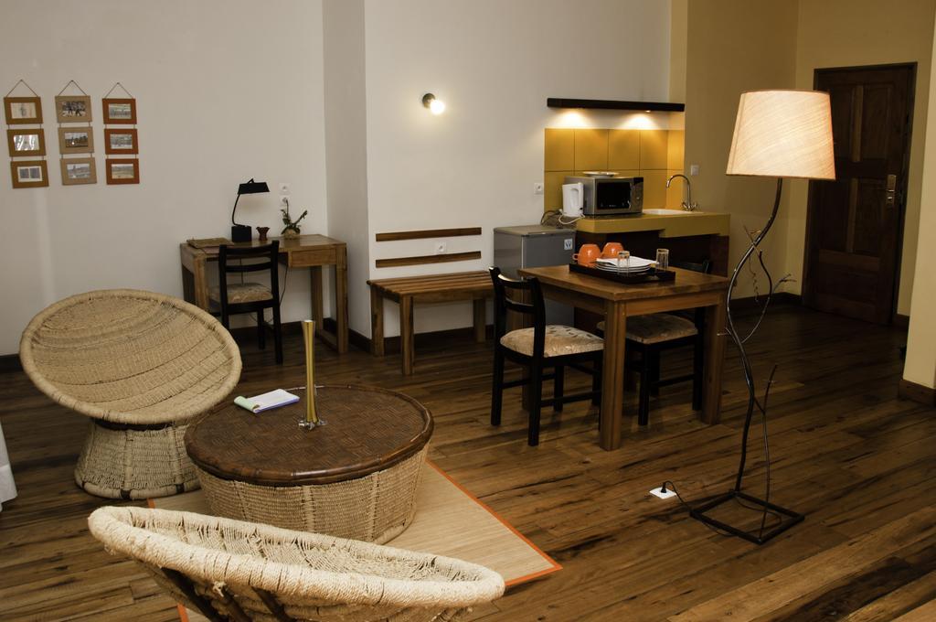 Hotel Restaurant Le Combava Antananarywa Pokój zdjęcie