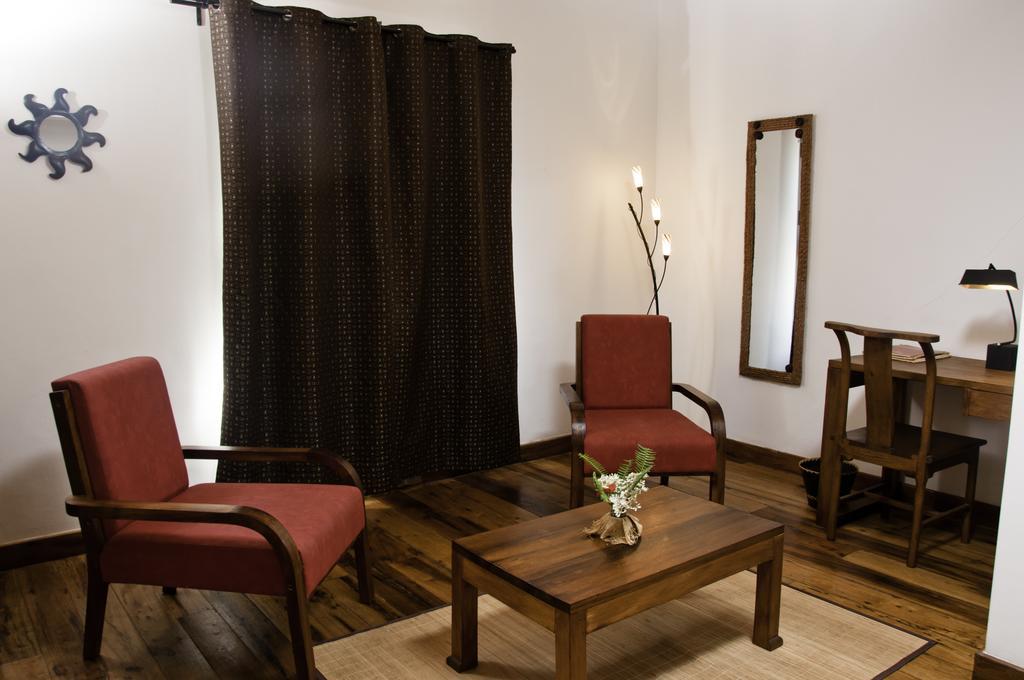 Hotel Restaurant Le Combava Antananarywa Zewnętrze zdjęcie