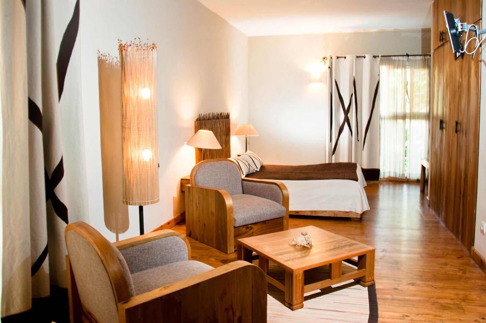 Hotel Restaurant Le Combava Antananarywa Zewnętrze zdjęcie