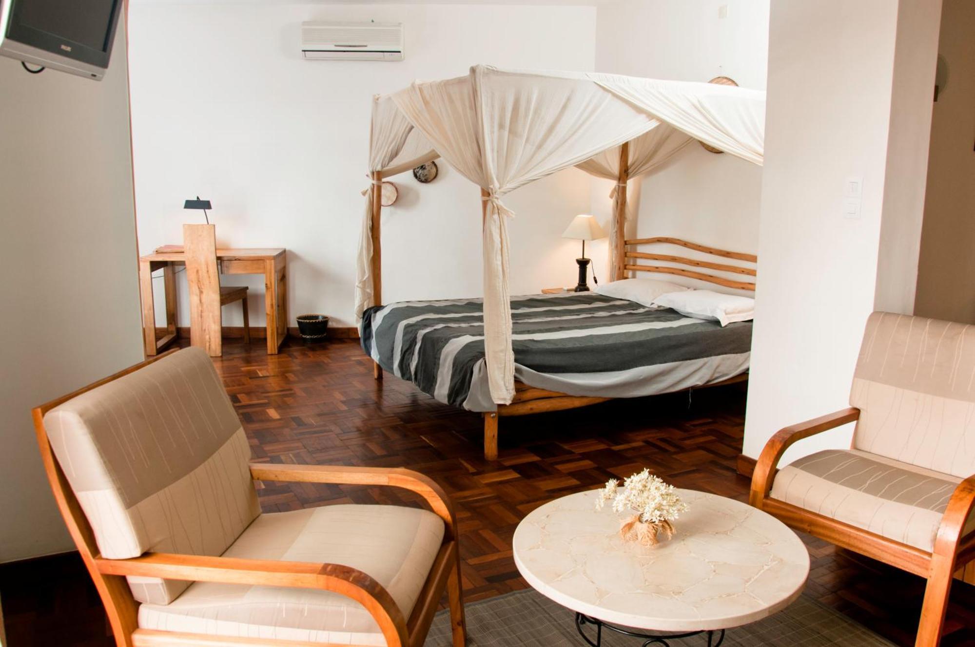 Hotel Restaurant Le Combava Antananarywa Zewnętrze zdjęcie