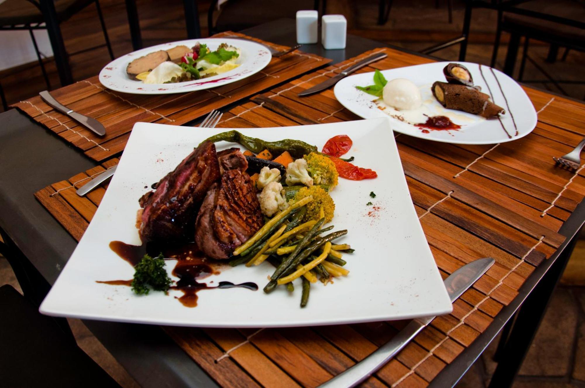 Hotel Restaurant Le Combava Antananarywa Zewnętrze zdjęcie
