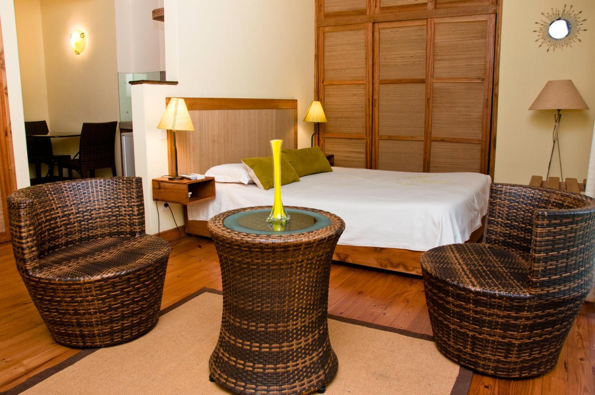 Hotel Restaurant Le Combava Antananarywa Zewnętrze zdjęcie