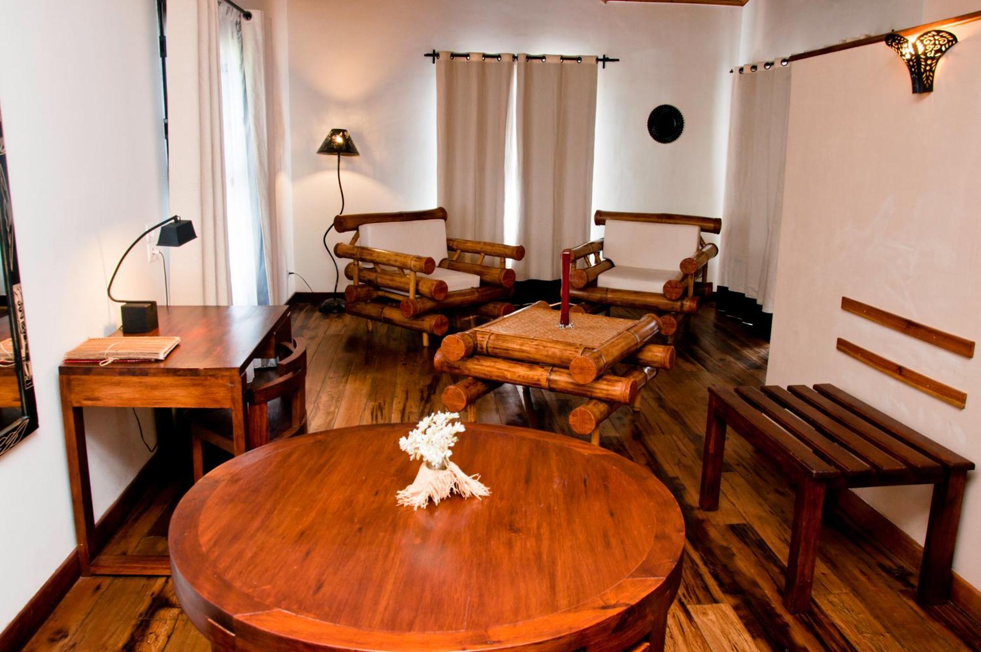 Hotel Restaurant Le Combava Antananarywa Zewnętrze zdjęcie