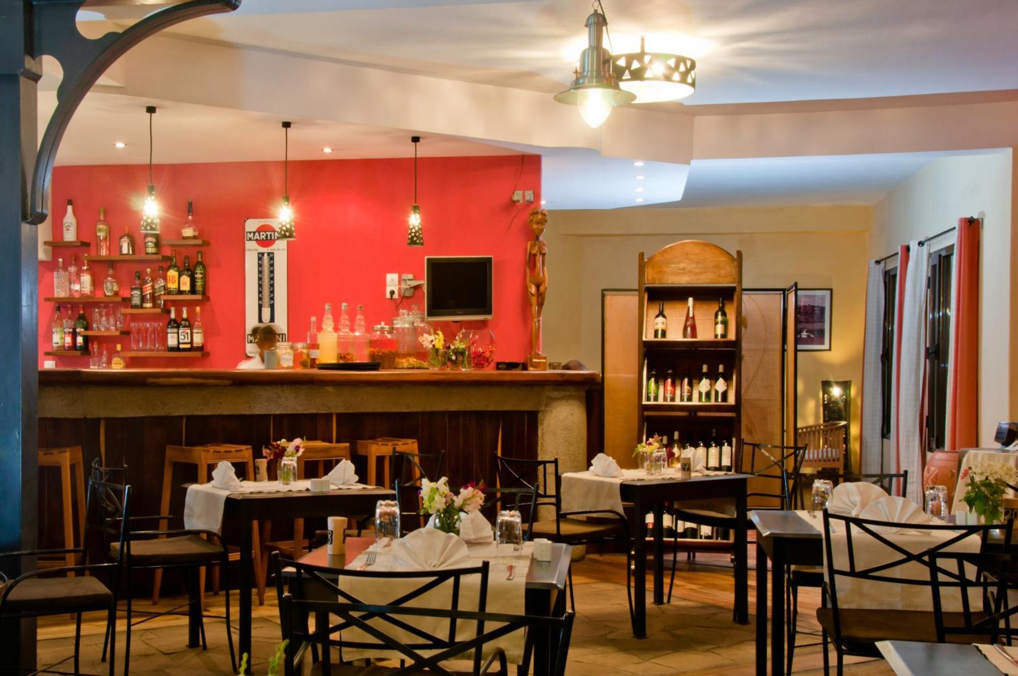Hotel Restaurant Le Combava Antananarywa Zewnętrze zdjęcie
